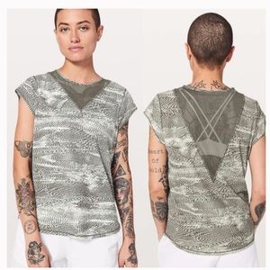 ✨Lululemon tee shirt✨